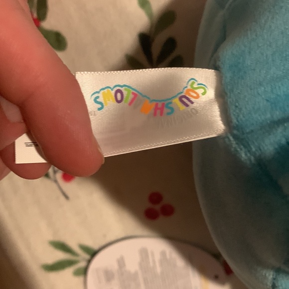 Sea slug Walgreen exclusive squishmallow ! - Picture 5 of 5